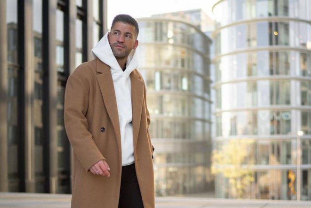 Áo khoác dạ oversized với áo hoodie và quần jogger