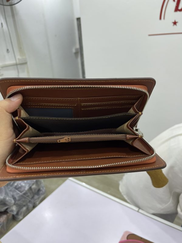 Cấu Tạo Ví Cầm Tay Nam VT03 – Nâu