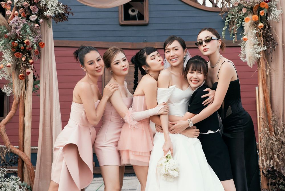 Chọn màu sắc trang phục phù hợp với buổi tiệc, sự kiện, party