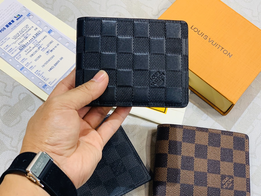 Ví nam da bò chính hãng thương hiệu nổi tiếng Louis Vuitton