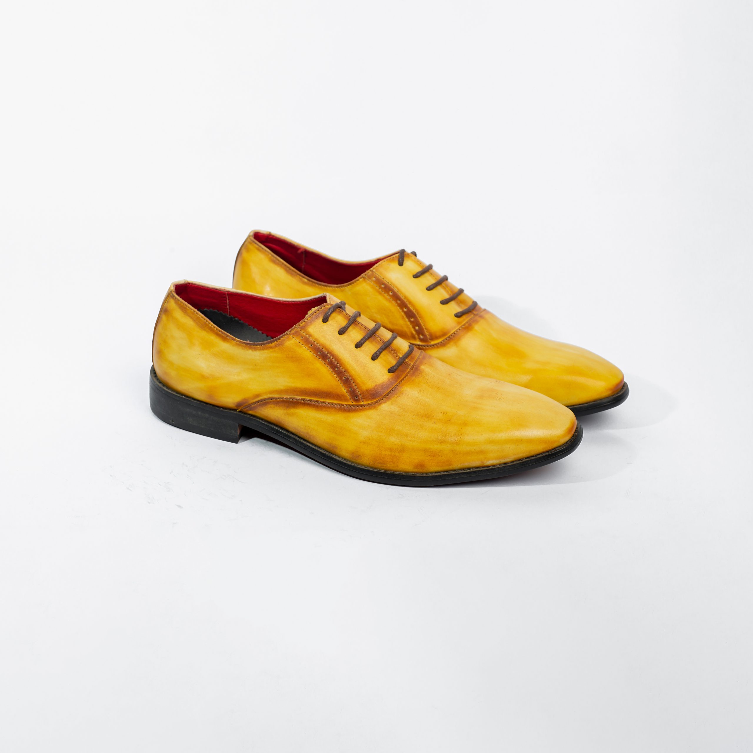 Giày Da Công Sở CX55 được thiết kế chắc chắn với lớp cao su non hiện đại mang lại cảm giác thoải mái khi sử dụng.