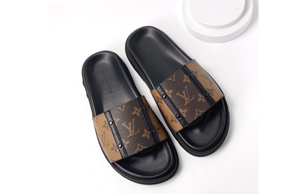 Thiết kế quai ngang sang trọng của Louis Vuitton
