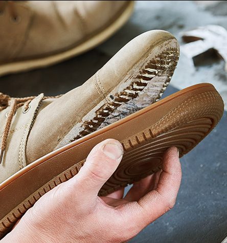 Giày bị hở mũi