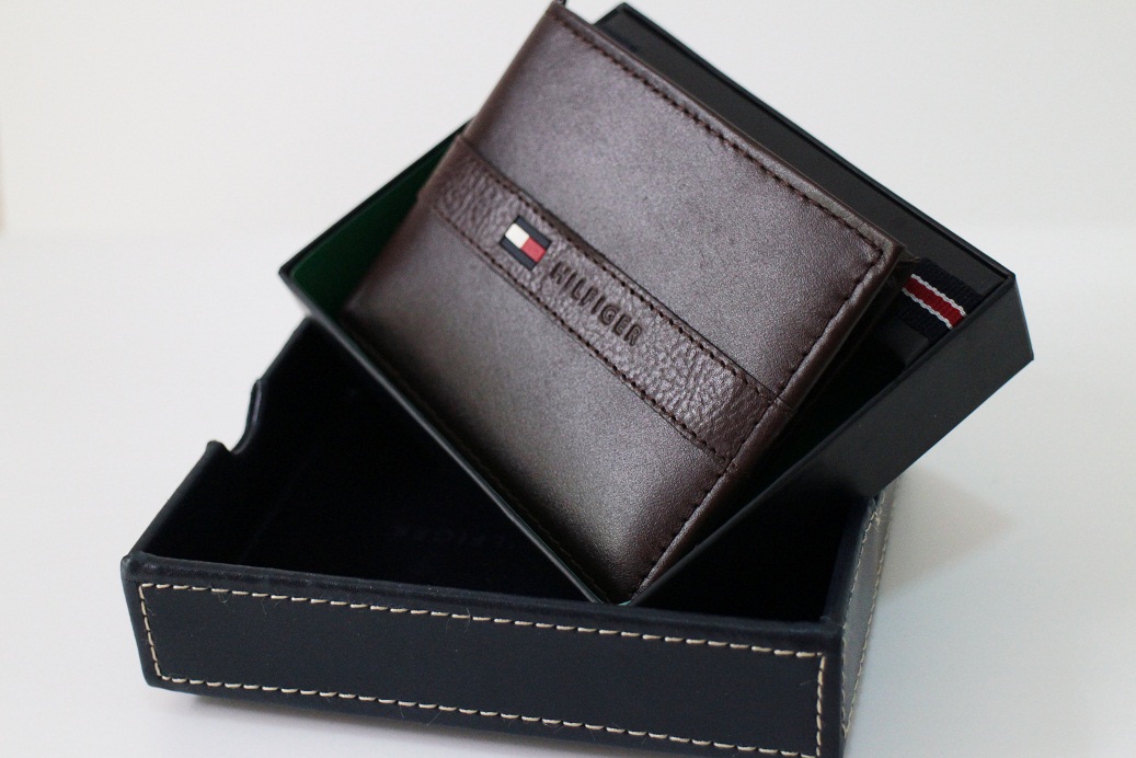 Ví da nam thương hiệu Tommy Hilfiger