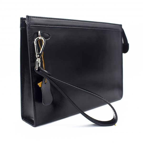 Ví Cầm Tay Nam VTX2 được thiết kế dựa theo tiêu chuẩn kích thước châu Âu