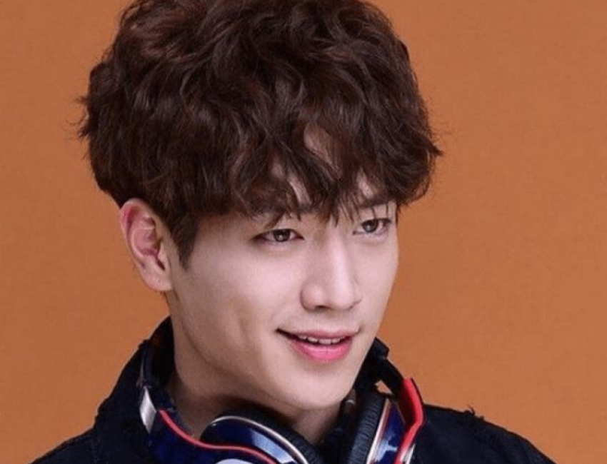 Kiểu tóc con sâu cho mặt dài