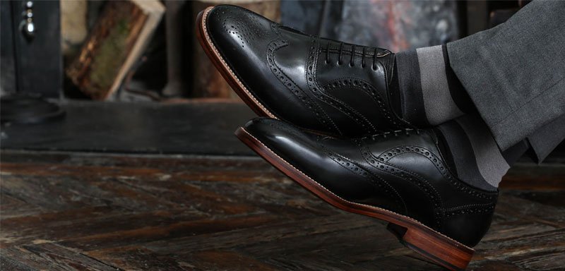 Giày Wingtip đục lỗ sang trọng