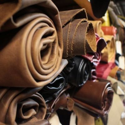 Bạn cũng có nhiều lựa chọn về chất liệu hơn là da để lựa chọn.