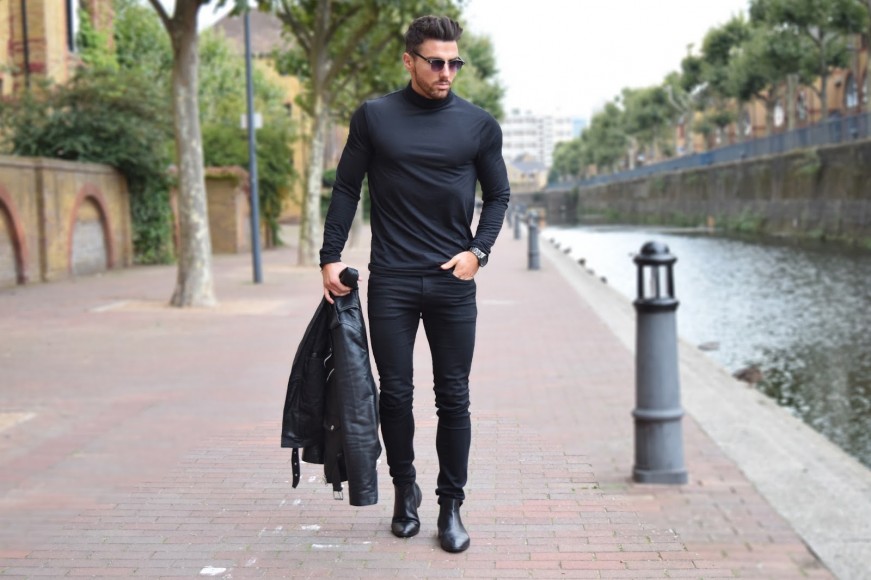 Chelsea boot phối cùng áo len cao cổ