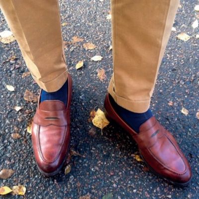 Giày lười kết hợp với vớ