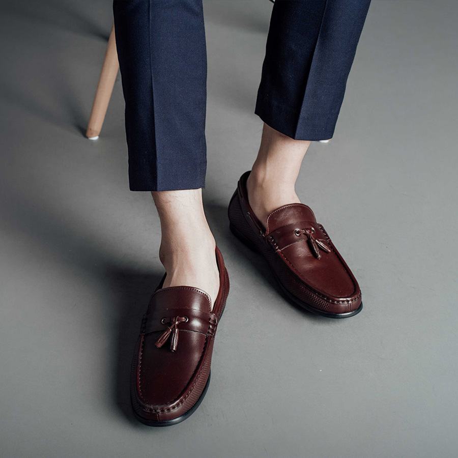 Mẫu giày lười chuông nam màu nâu lịch lãm