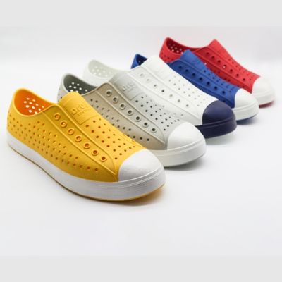 Giày lười đục lỗ nhựa đi mưa cho nam 1