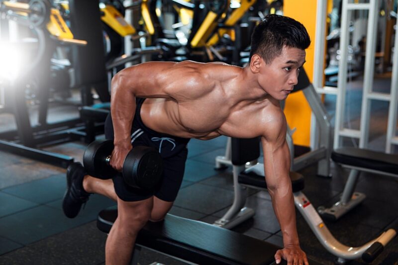 Giày powerlifting hỗ trợ các bài tập liên quan đến tạ