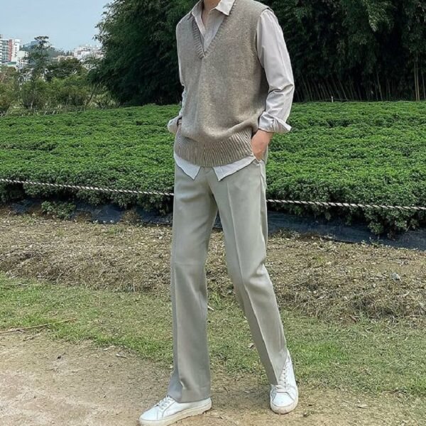 Quần tailored kết hợp áo len cổ V