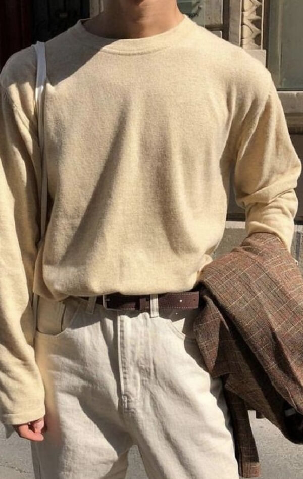 Quần denim kết hợp với áo len oversize