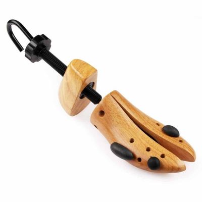 Máy kéo giãn giày tự làm không phải là phương pháp chữa trị cho những đôi giày quá khổ