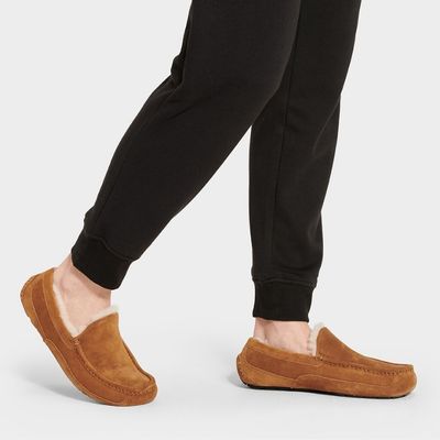 Phối giày lười nam với quần jogger