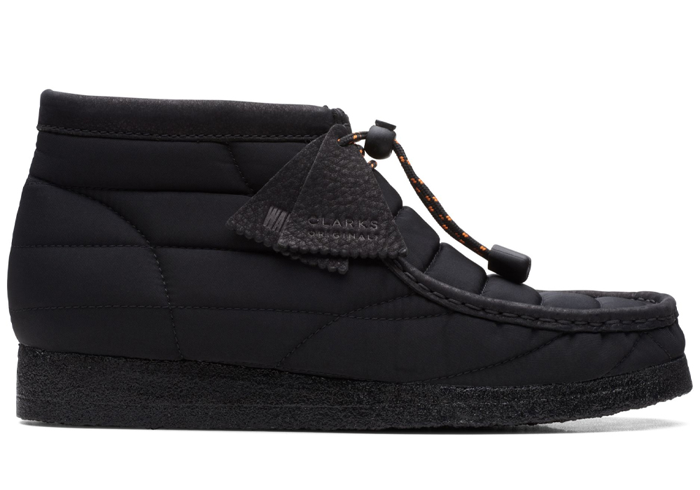 Giày boots Clarks Wallabee màu đen chần bông