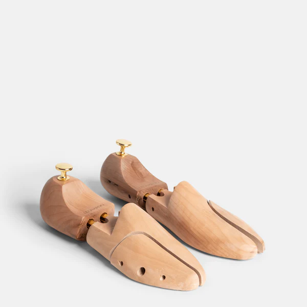 Sử dụng shoes tree