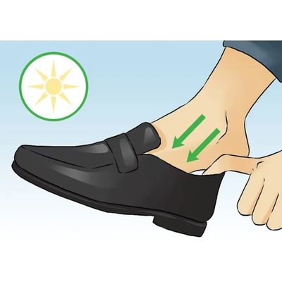 Thử giày vào buổi chiều hoặc tối