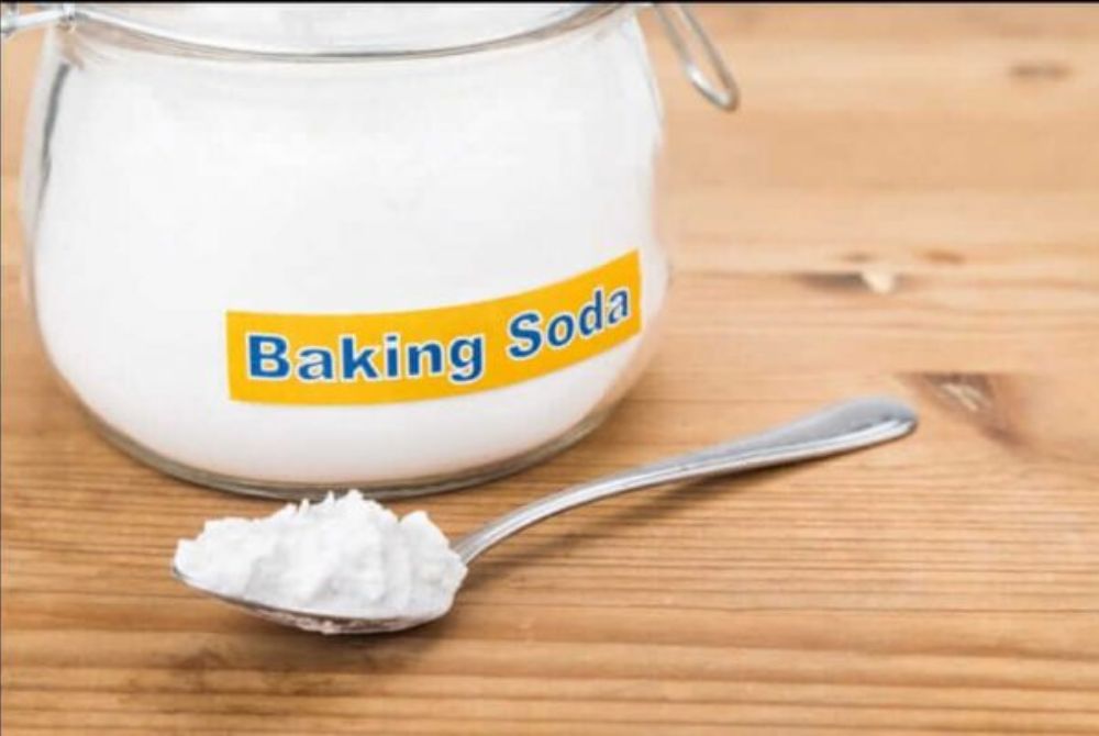 Vệ sinh ví da nam bằng baking soda