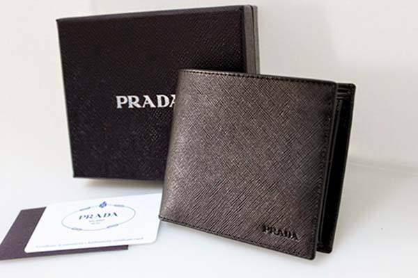 Prada – Thương hiệu ví da nam cao cấp số 1 thế giới