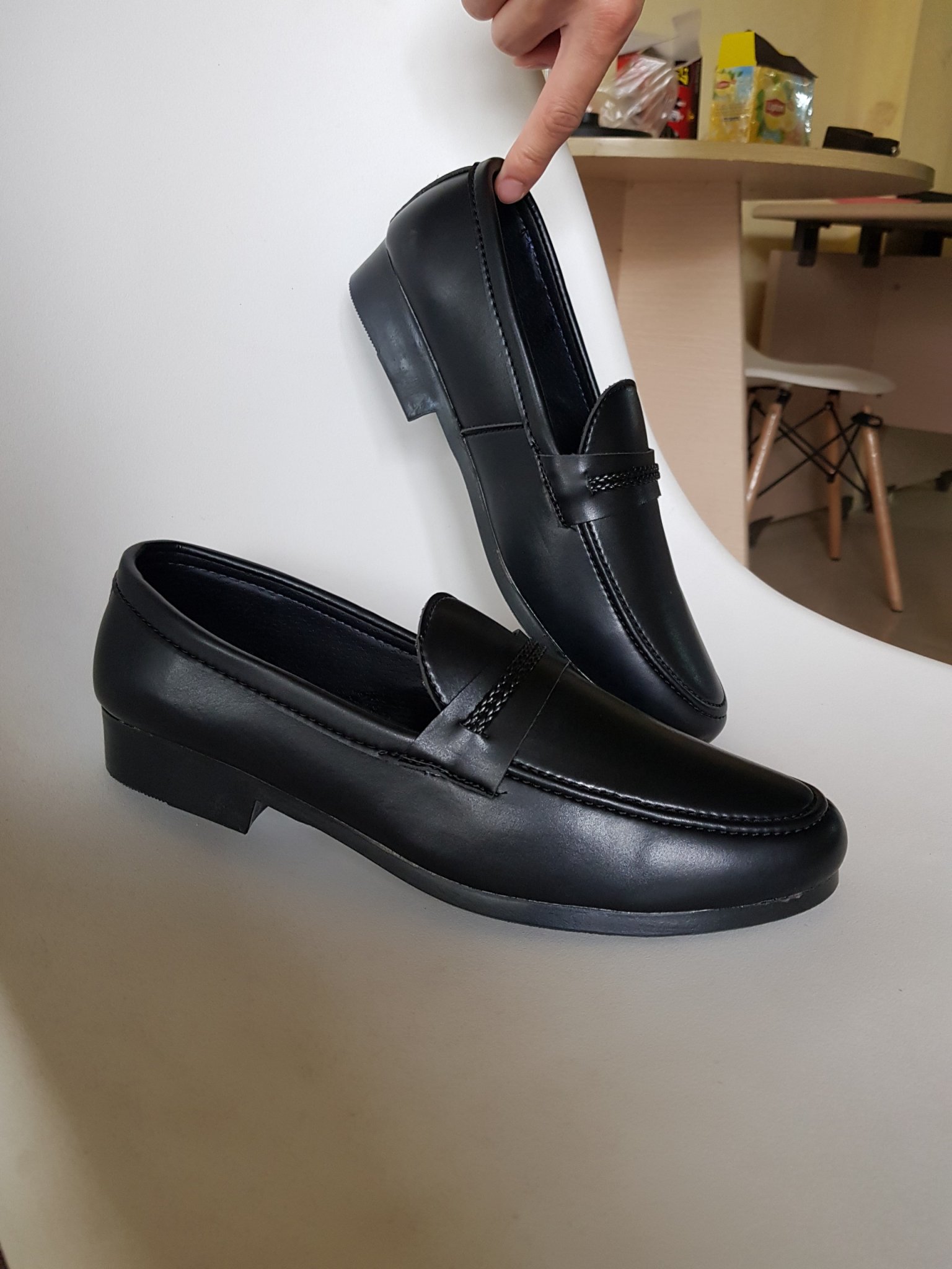 Bảo vệ và lưu giữ giày của bạn lâu hơn - Giày da công sở Duvis C005